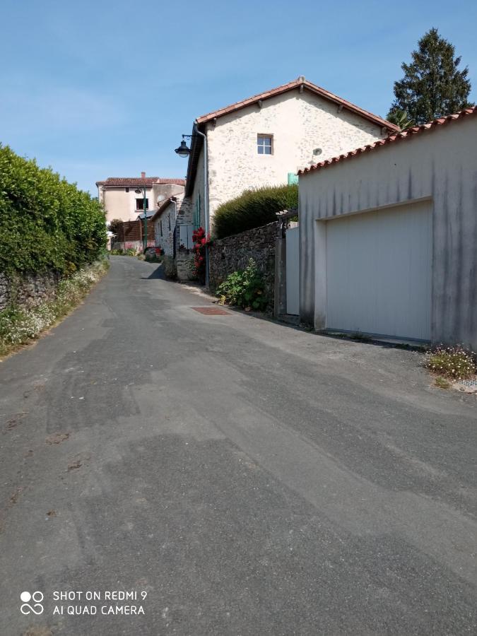 Basse De Ramparts Villa Vouvant Exterior photo