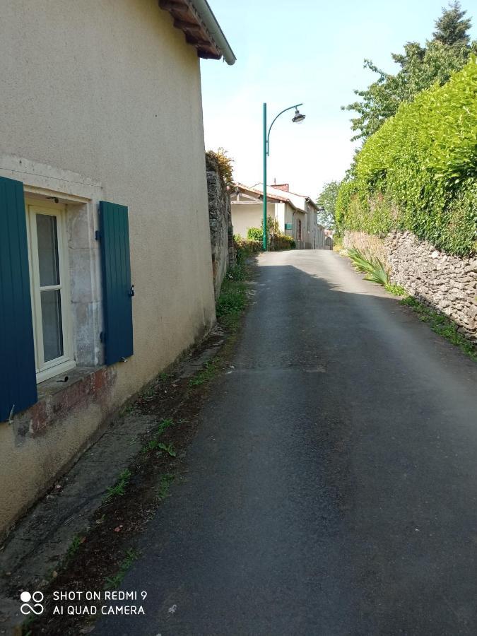 Basse De Ramparts Villa Vouvant Exterior photo